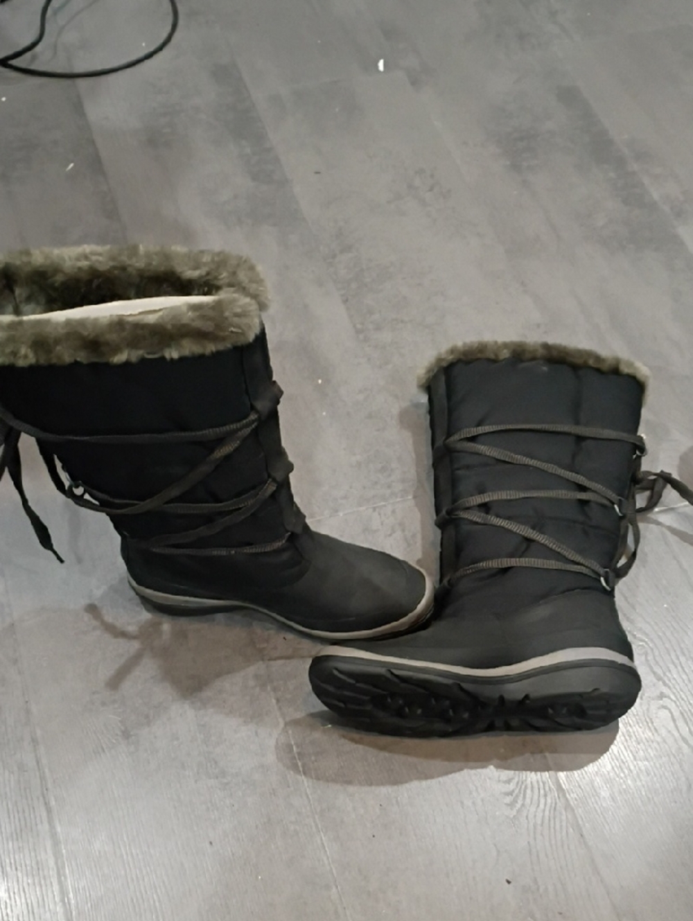Timberland Black Women's Faux-Fur Trim Winter Lace-Up Boots